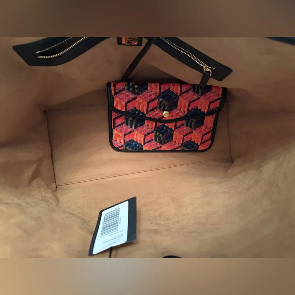 MCM Medium Cube Logo Shopper Tote - Picture 3 of 10